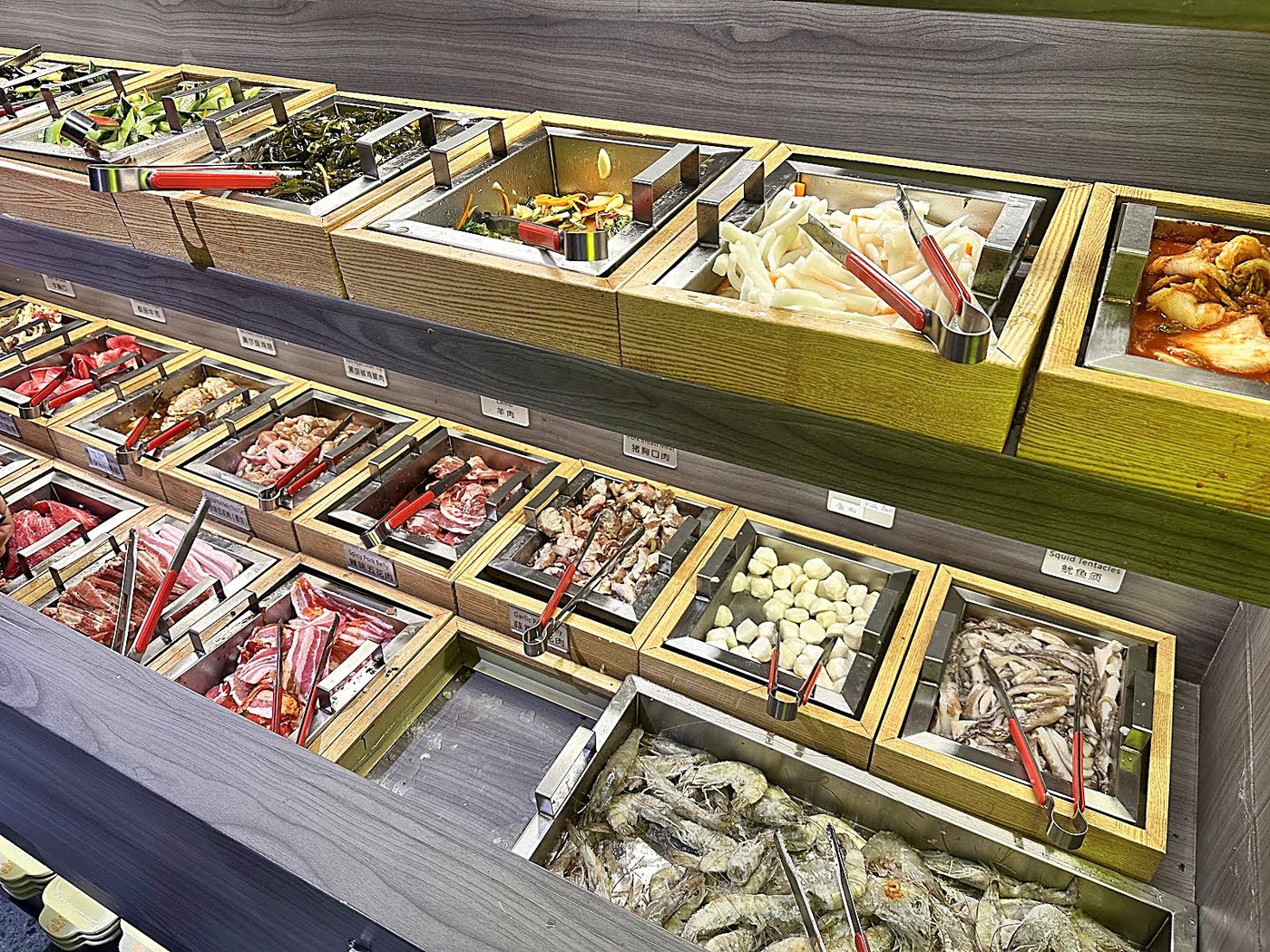Chilled Fresh Meat and Seafood Buffet Bar